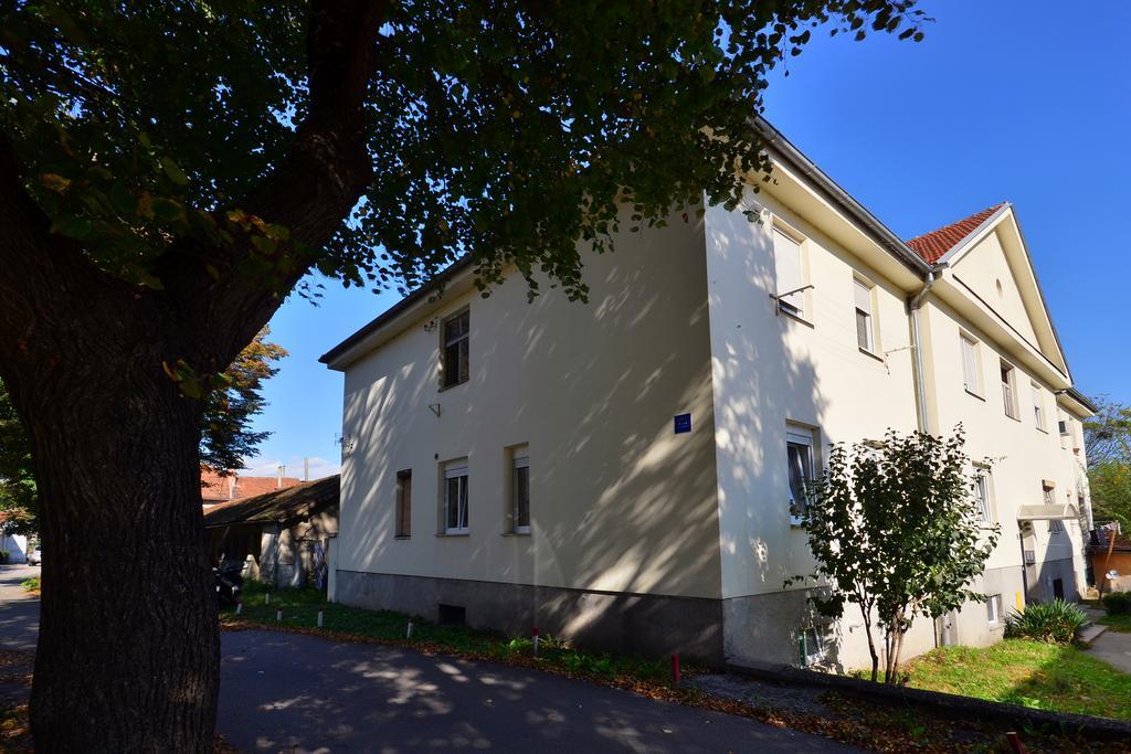 Lisinski Apartment With Private Parking ซาเกร็บ ห้อง รูปภาพ
